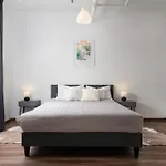 Vagabond Downtown Appart hôtel