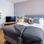 Vagabond Downtown מלון דירות 4*