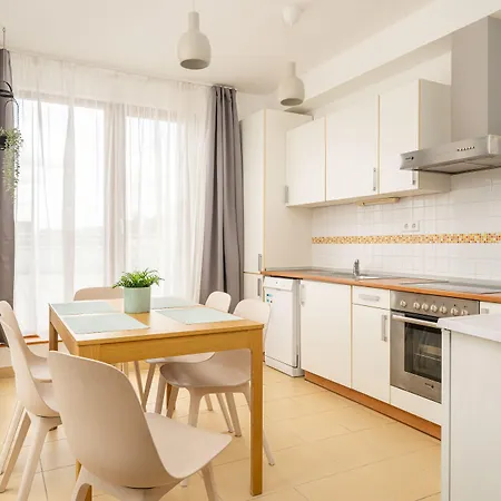 Vagabond Downtown 4*