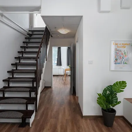 Vagabond Downtown 4*