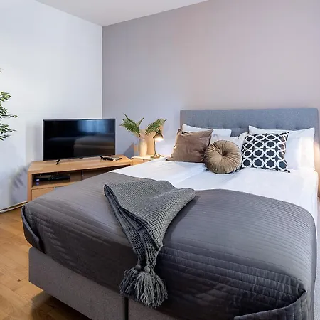 Vagabond Downtown Aparthotel 4*