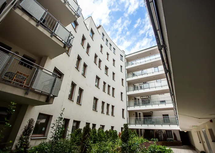 Vagabond Downtown 4*