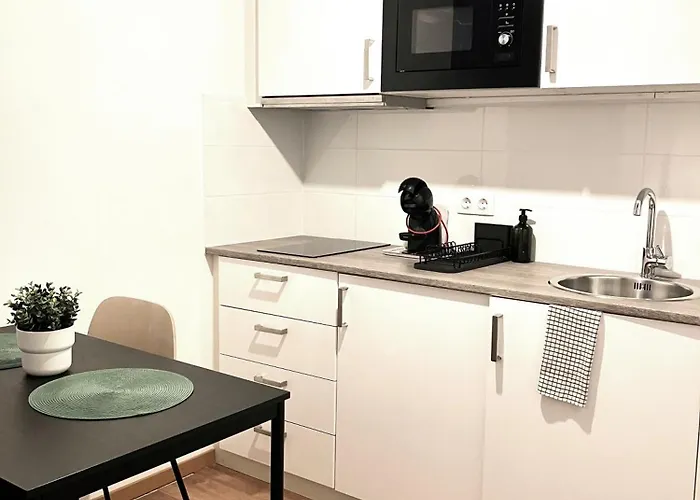 Vagabond Downtown 4*