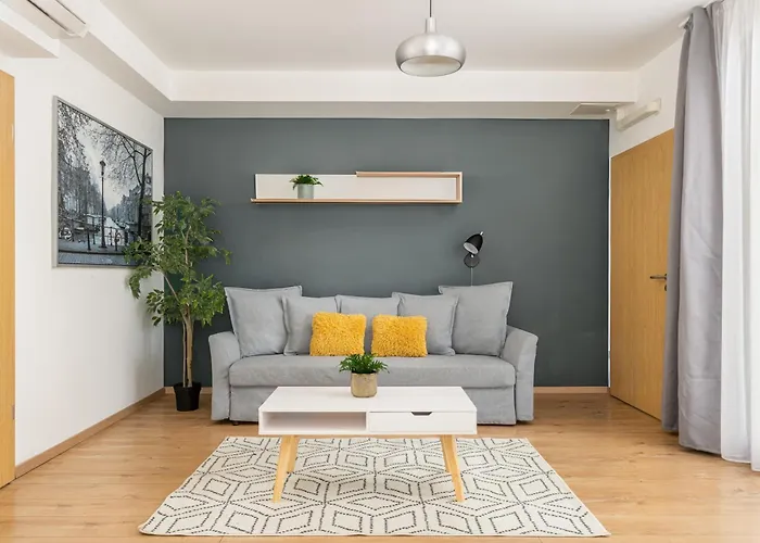 Vagabond Downtown 4*