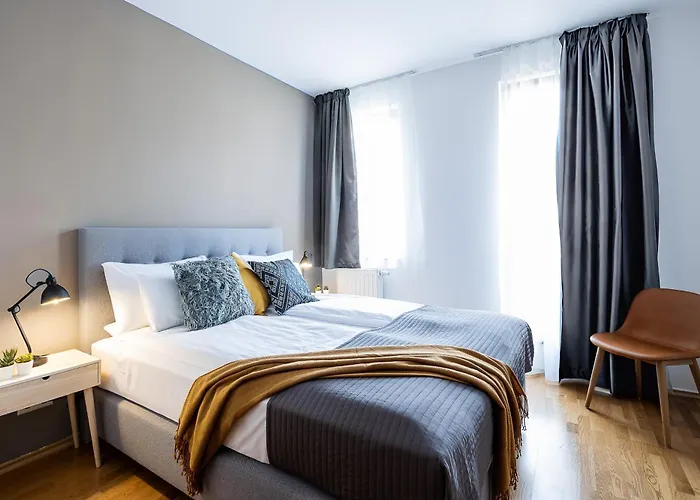 Vagabond Downtown 4*