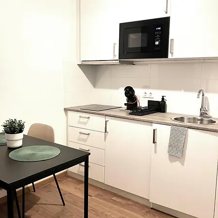 Vagabond Downtown 4*