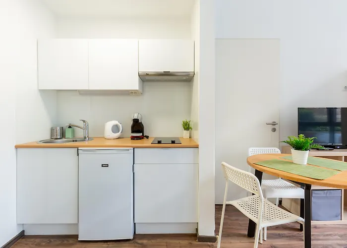 Vagabond Downtown 4*